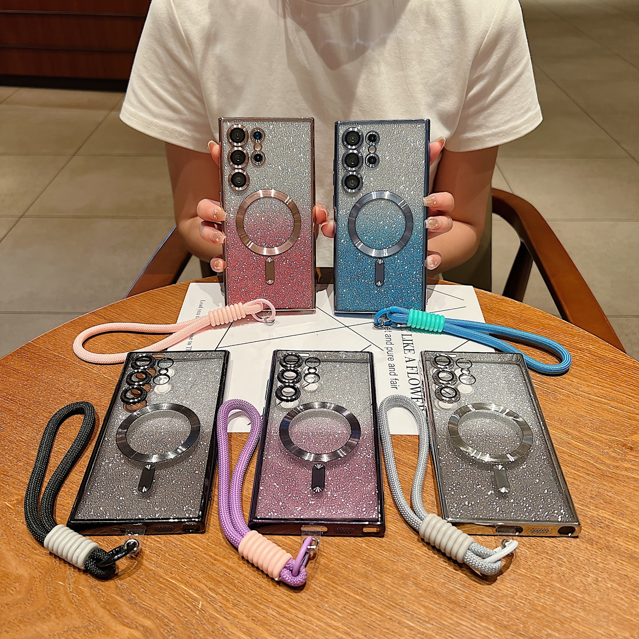 GlimmerStrap – Sparkling Magnetic Hand Strap Case